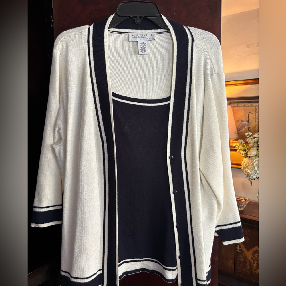 Maggie McNaughton Size 2 X Women's Cream and Black Sweater Set